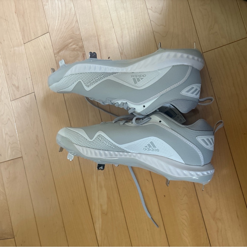 Adidas Men's Light Gray Athletic Cleats
